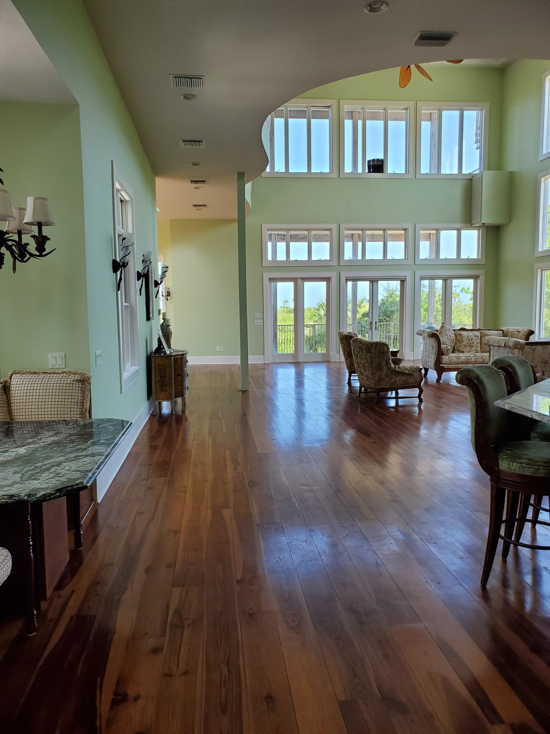 A Florida house with wood floor after cleaning