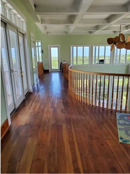  A house’s upper floor with hardwood floor after cleaning