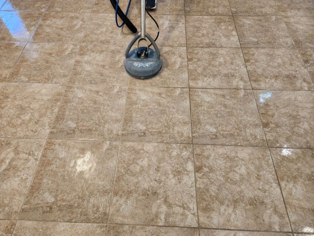 High-pressure steam cleaner for tile deep cleaning