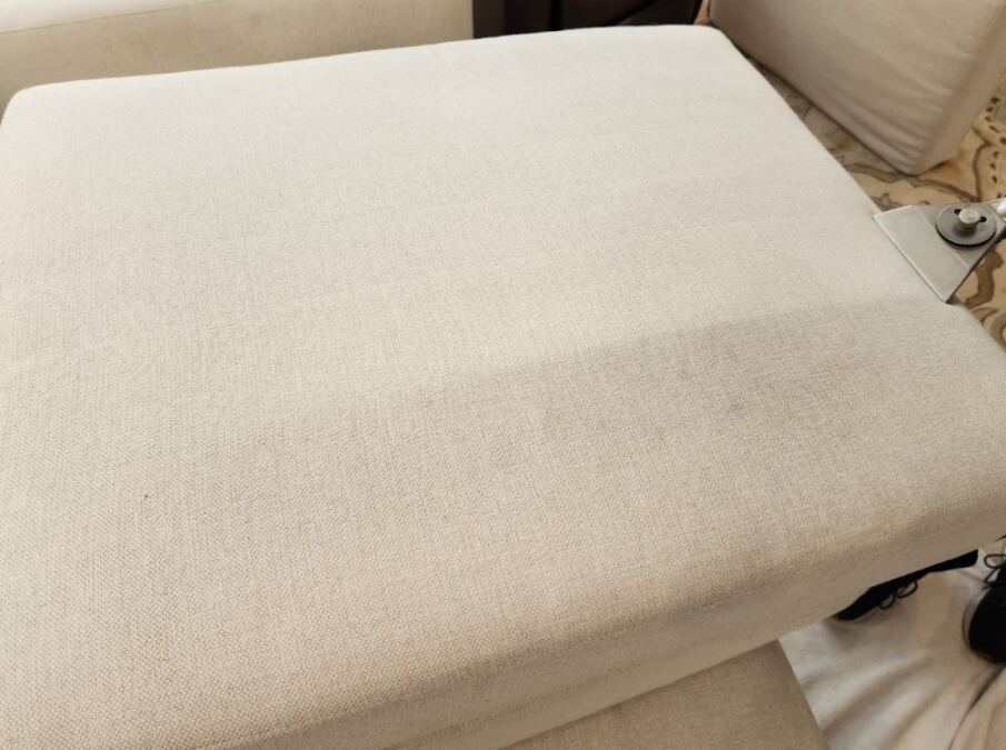 Reasons to Consider Comprehensive Sofa Cleaning Services in Clearwater