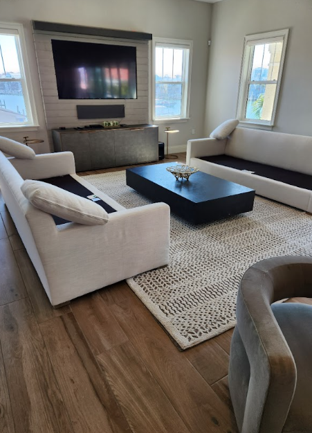 Living room cleaned by home cleaning services in Florida.